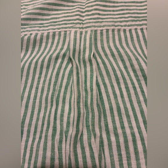 beachlunchlounge collection Linen/Cotton green & white stripe top. Size Small. - Picture 6 of 12